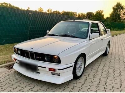 Second-hand BMW M3 Sport Line 215 CP (158 kW) 1990 Alb Coupe