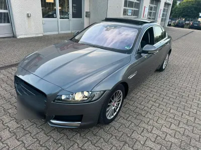 Gebraucht Jaguar XF Prestige 180 PS (132 kW) 2016 Grau Limousine