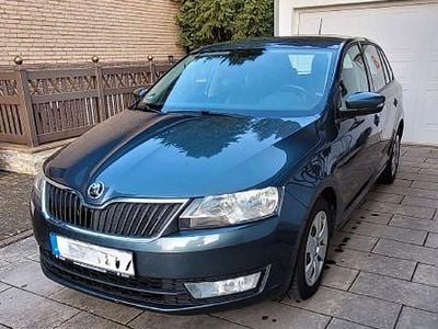 Grau Gebraucht 2015 Skoda Rapid Limousine | 6.990 € (Fairer Preis)
