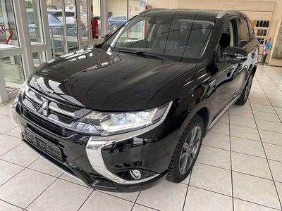 Schwarz Gebraucht 2018 Mitsubishi Outlander P-HEV Top SUV | 19.900 € (Fairer Preis)