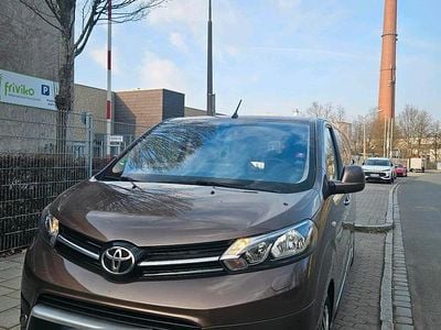 Gebraucht Toyota Proace Verso 122 PS (89 kW) 2020 Braun Kombi