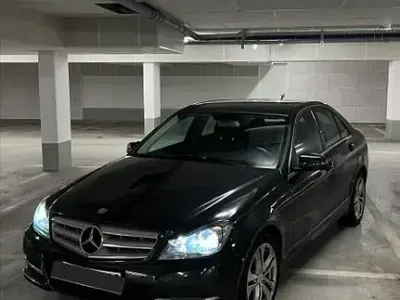 Gebraucht Mercedes C180 Avantgarde 156 PS (114 kW) 2012 Schwarz Limousine
