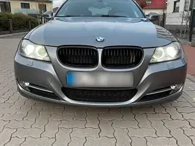 Gebraucht BMW 318 Exclusive 143 PS (105 kW) 2012 Grau Limousine