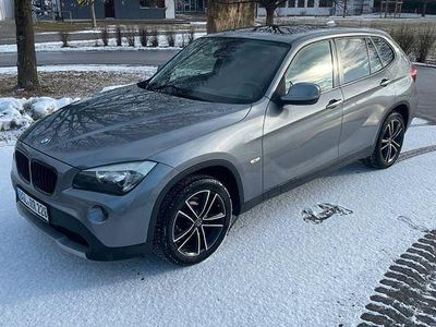 Grau Gebraucht 2011 BMW X1 Performance SUV | 5.990 € (Guter Preis)