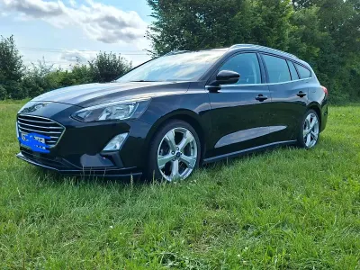 Gebraucht Ford Focus Cool & Connect 120 PS (88 kW) 2020 Schwarz Kombi