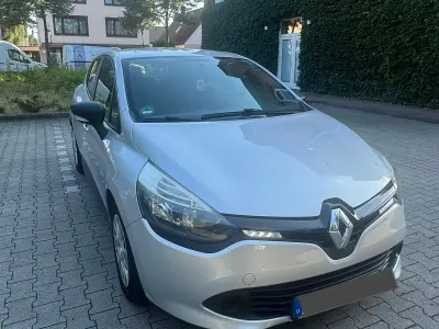 Gebraucht Renault Clio 75 PS (55 kW) 2016 Silber Kleinwagen