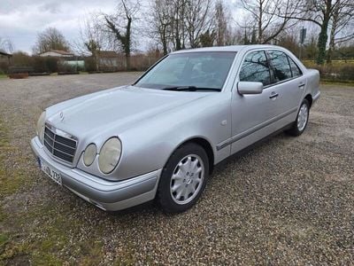 Mercedes E320