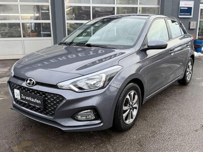 Grau Gebraucht 2019 Hyundai i20 Trend Limousine | 11.800 € (Fairer Preis)