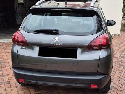 Grau Gebraucht 2019 Peugeot 2008 SUV | 9.500 € (Guter Preis)