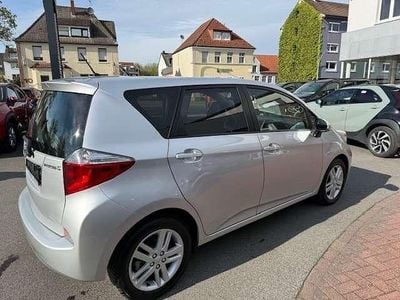 Usata Toyota Verso-S Club 99 CV (72 kW) 2013 Argento Monovolume