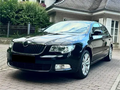 Gebraucht Skoda Superb 160 PS (117 kW) 2011 Schwarz Limousine