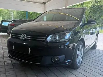 Gebraucht VW Touran Highline 140 PS (102 kW) 2012 Schwarz Van / Kleinbus