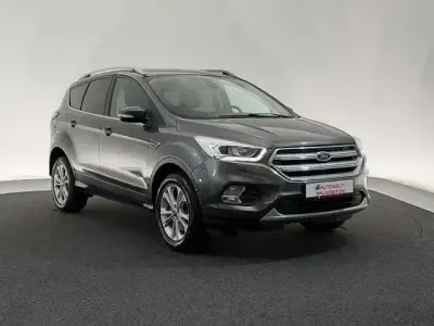 Gebraucht Ford Kuga Titanium 150 PS (110 kW) 2017 Grau SUV
