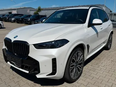 Używany BMW X5 M Sport 489 KM (359 kW) 2024 Biały SUV