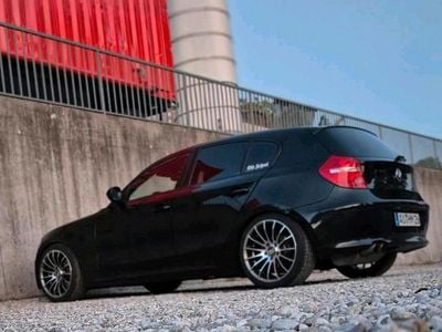 Schwarz Gebraucht 2011 BMW 116 Kleinwagen | 5.400 € (Etwas zu teuer)