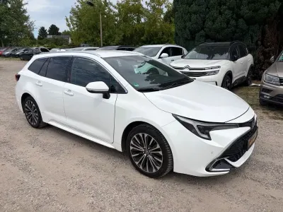 Gebraucht Toyota Corolla Team 152 PS (111 kW) 2023 Weiß Limousine