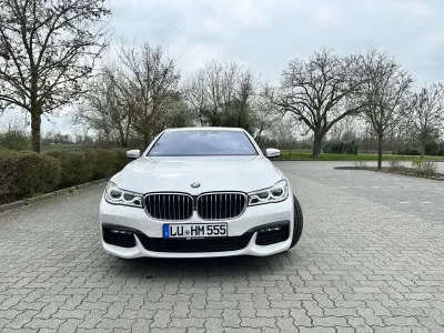 Gebraucht BMW 750 Shadowline 400 PS (294 kW) 2016 Weiß Limousine