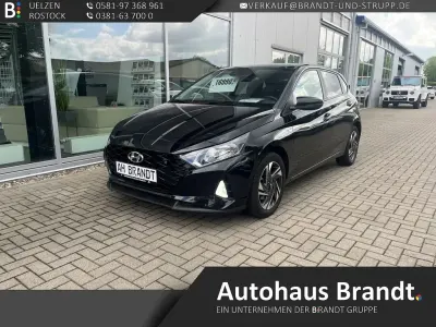 Gebraucht Hyundai i20 Edition 101 PS (74 kW) 2021 Schwarz Kleinwagen
