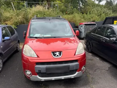 Gebraucht Peugeot Partner Tepee 120 PS (88 kW) 2012 Rot Van / Kleinbus