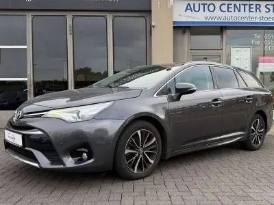 Gebraucht Toyota Avensis Team 147 PS (108 kW) 2018 Grey metallic Kombi