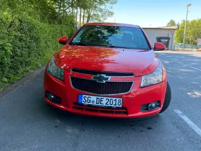 Gebraucht Chevrolet Cruze 113 PS (83 kW) 2009 Rot Kleinwagen