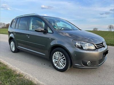 Second-hand VW Touran Cup 140 CP (102 kW) 2015 Gri Monovolum