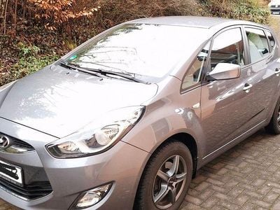 Gebraucht Hyundai ix20 Classic 90 PS (66 kW) 2013 Grau Kleinwagen