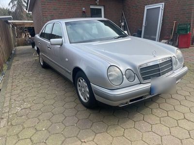 Mercedes E230