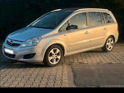 Second-hand Opel Zafira 105 CP (77 kW) 2008 Argintiu Monovolum