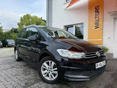 Gebraucht VW Touran Comfortline 150 PS (110 kW) 2020 Deep black Van / Kleinbus