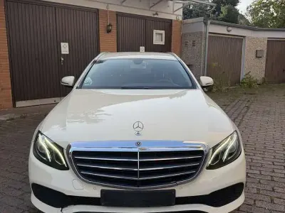 Gebraucht Mercedes E200 Avantgarde 150 PS (110 kW) 2019 Kombi