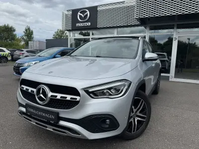 Gebraucht Mercedes GLA180 Progressive 136 PS (100 kW) 2021 Iridiumsilber  metalliclack SUV
