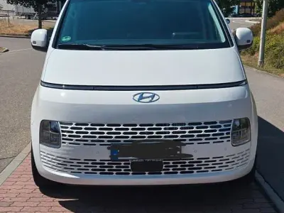 Gebraucht Hyundai Staria Prime 177 PS (130 kW) 2024 Weiß Van / Kleinbus
