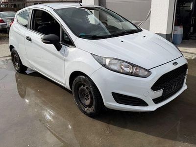 Gebraucht Ford Fiesta Ambiente 60 PS (44 kW) 2016 Weiß