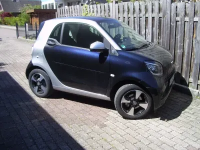 Second-hand Smart ForTwo Electric Drive 60 kW (82 CP) 2024 Albastru