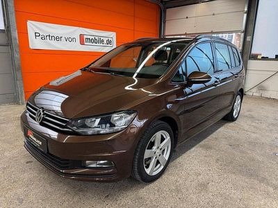 Gebraucht VW Touran Comfortline 150 PS (110 kW) 2016 Braun Van / Kleinbus
