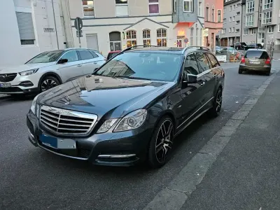 Używany Mercedes E300 231 KM (169 kW) 2011 Sedan/Limuzyna