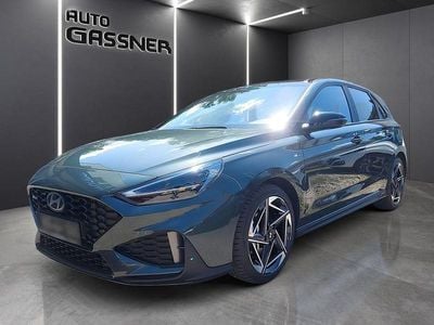 Neu Hyundai i30 N Line 140 PS (102 kW) 2025 Grün Limousine