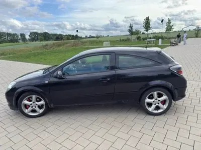 Gebraucht Opel Astra 125 PS (91 kW) 2005 Schwarz Coupé