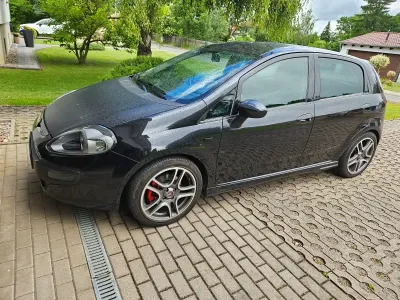 Gebraucht Fiat Punto 135 PS (99 kW) 2011 Schwarz Kleinwagen