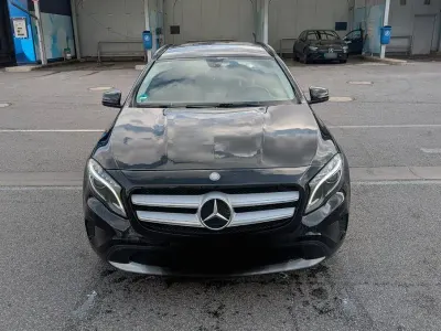 Gebraucht Mercedes GLA200 156 PS (114 kW) 2014 Schwarz SUV