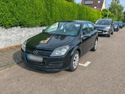 Gebraucht Opel Astra 105 PS (77 kW) 2025 Schwarz Kleinwagen