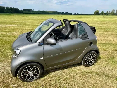 Gebraucht Smart ForTwo Coupé Prime Exclusive 60 kW (82 PS) 2023 Grau Cabrio