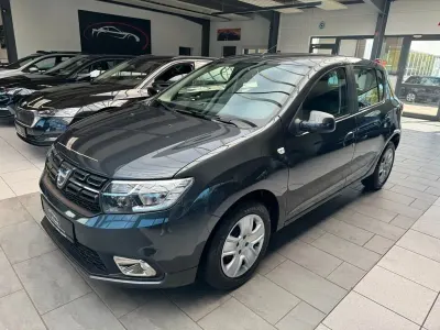 Gebraucht Dacia Sandero Comfort 101 PS (74 kW) 2020 Grau Limousine