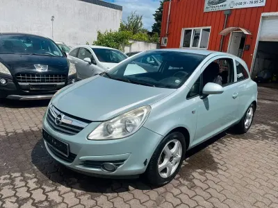 Gebraucht Opel Corsa Edition 80 PS (58 kW) 2010 Grün Kleinwagen