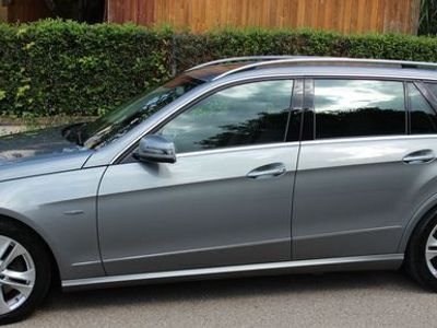 Gebraucht Mercedes E250 Avantgarde 277 PS (203 kW) 2010 Grau metallic Kombi