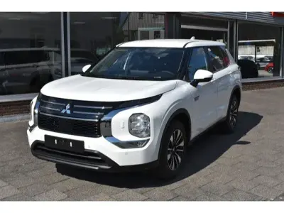 Neu Mitsubishi Outlander P-HEV Diamant Edition 306 PS (225 kW) 2026 Weiß SUV