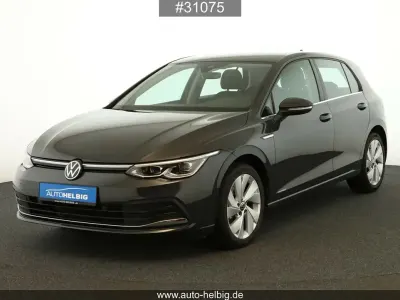 Gebraucht VW Golf VIII Style 150 PS (110 kW) 2024 Grau Limousine