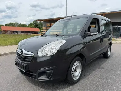 Gebraucht Opel Combo Edition 105 PS (77 kW) 2013 Schwarz Van / Kleinbus