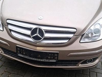 Gebraucht Mercedes B200 136 PS (100 kW) 2007 Gold Van / Kleinbus
